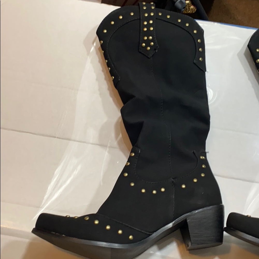 Cowgirl Boots - Picture 2 of 5